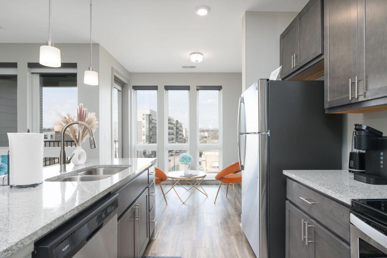 Stylish 1Br Apartment With View อินเดียนาโพลิส ภายนอก รูปภาพ